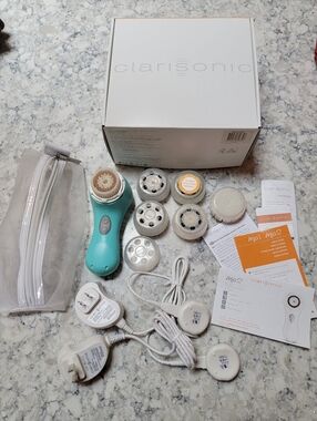 Clarisonic Mia 2 w/ Many Extra Accessories